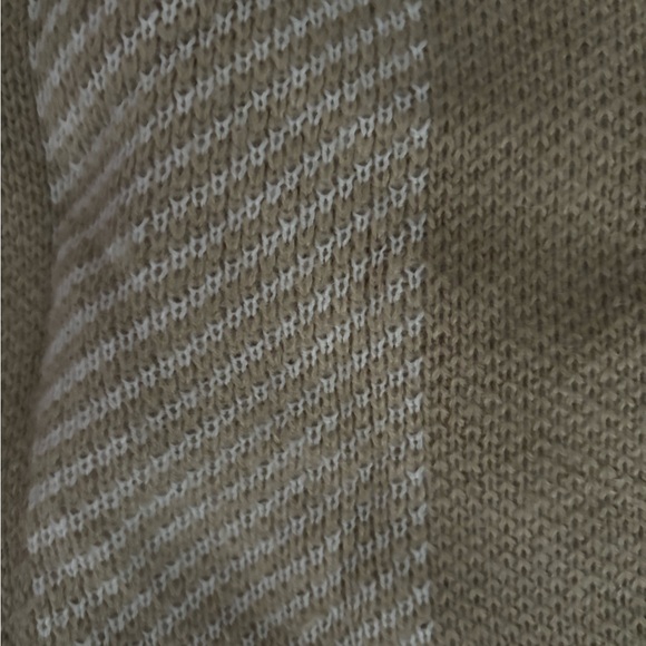 SHEIN Women's Tan and White V-Neck Sweater - Picture 2 of 2